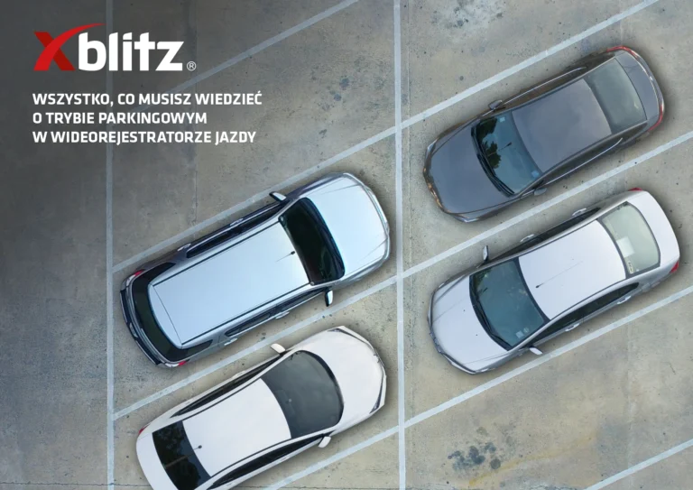 Cztery zaparkowane samochody widziane z góry ilustracja trybu parkingowego w wideorejestratorze.