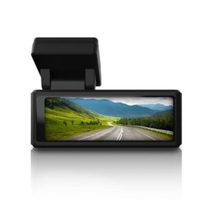 kamera xblitz go3 pokazana z wyswietlaczem i uchwytem od przodu